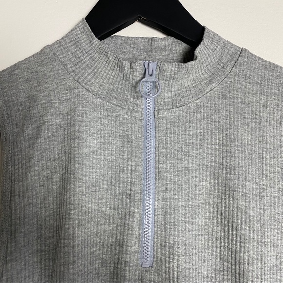 Aritzia TNA Geiger Tank - Picture 3 of 5